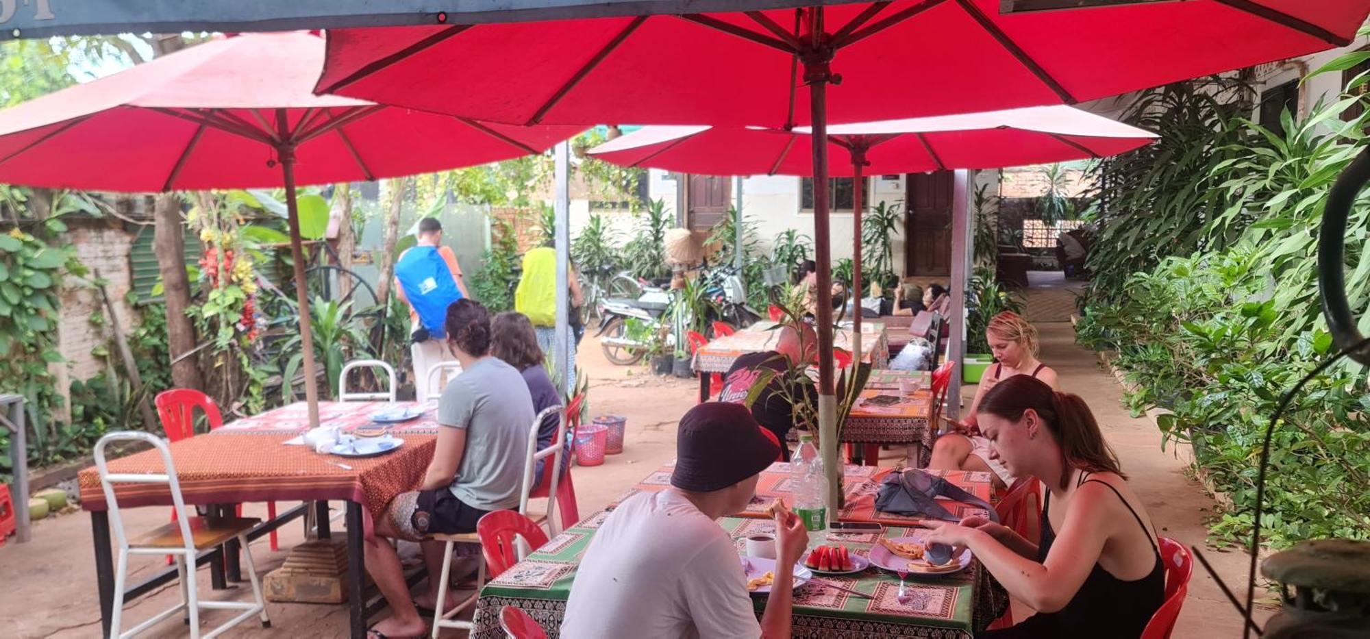 Relax Resort Angkor Villa Siem Reap Bagian luar foto