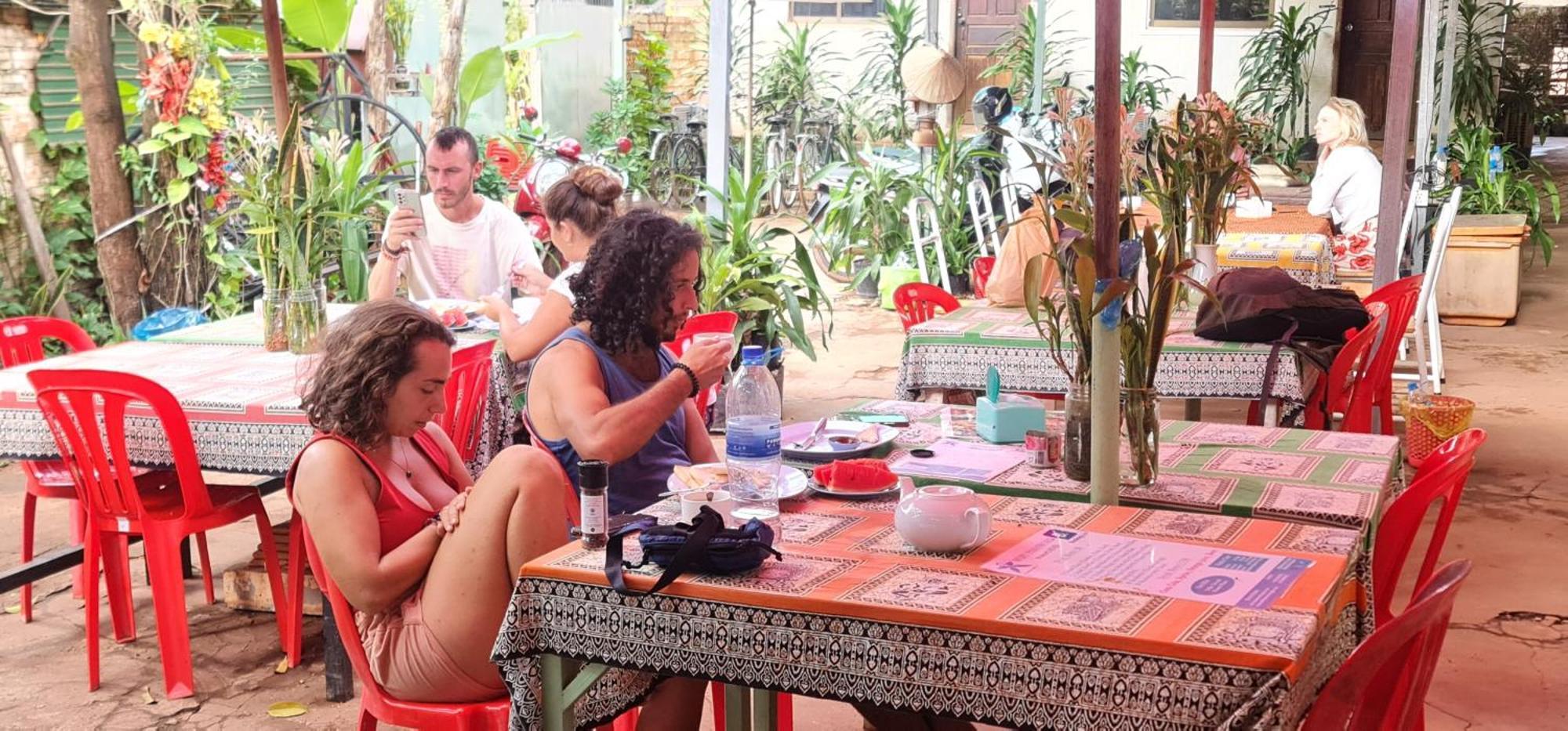 Relax Resort Angkor Villa Siem Reap Bagian luar foto