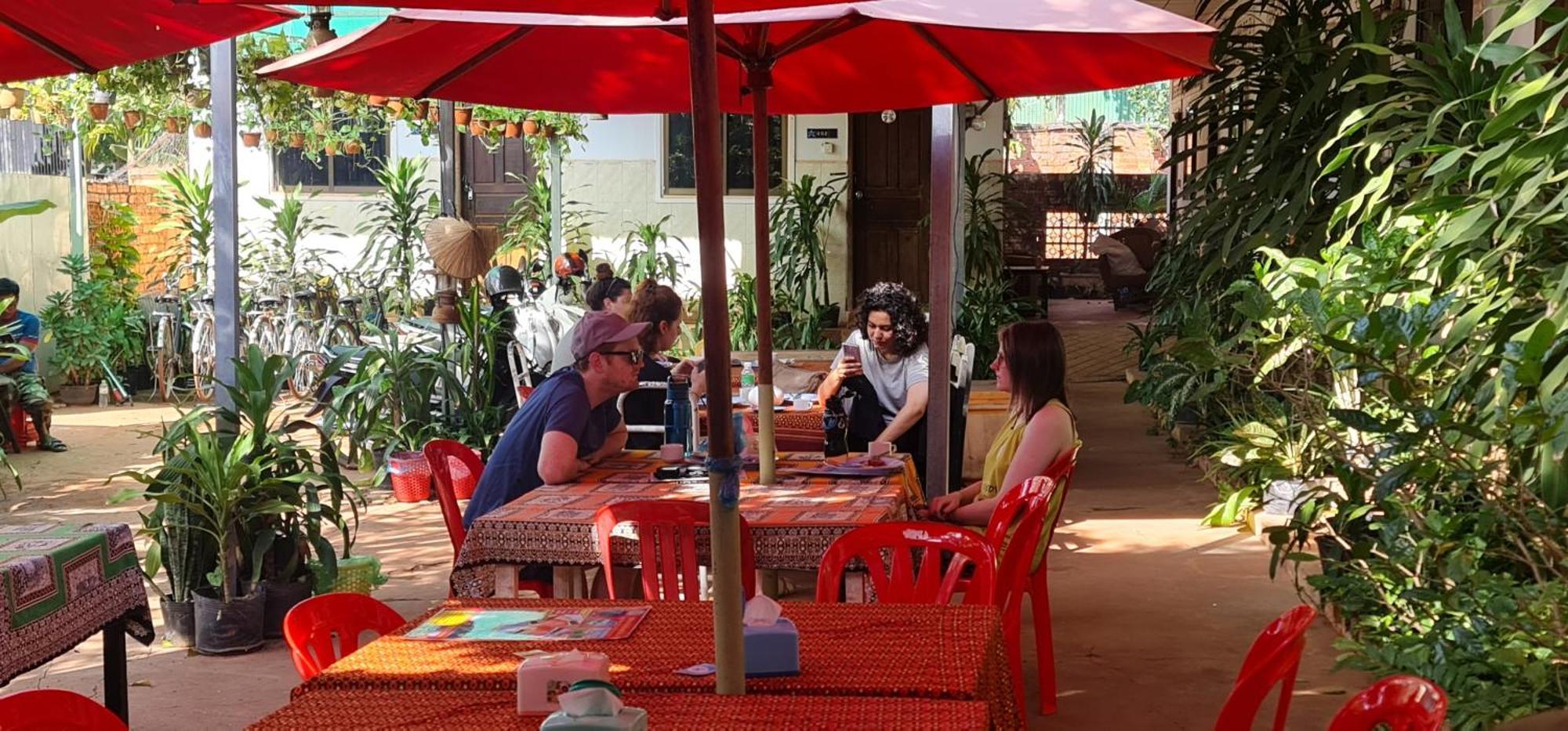 Relax Resort Angkor Villa Siem Reap Bagian luar foto