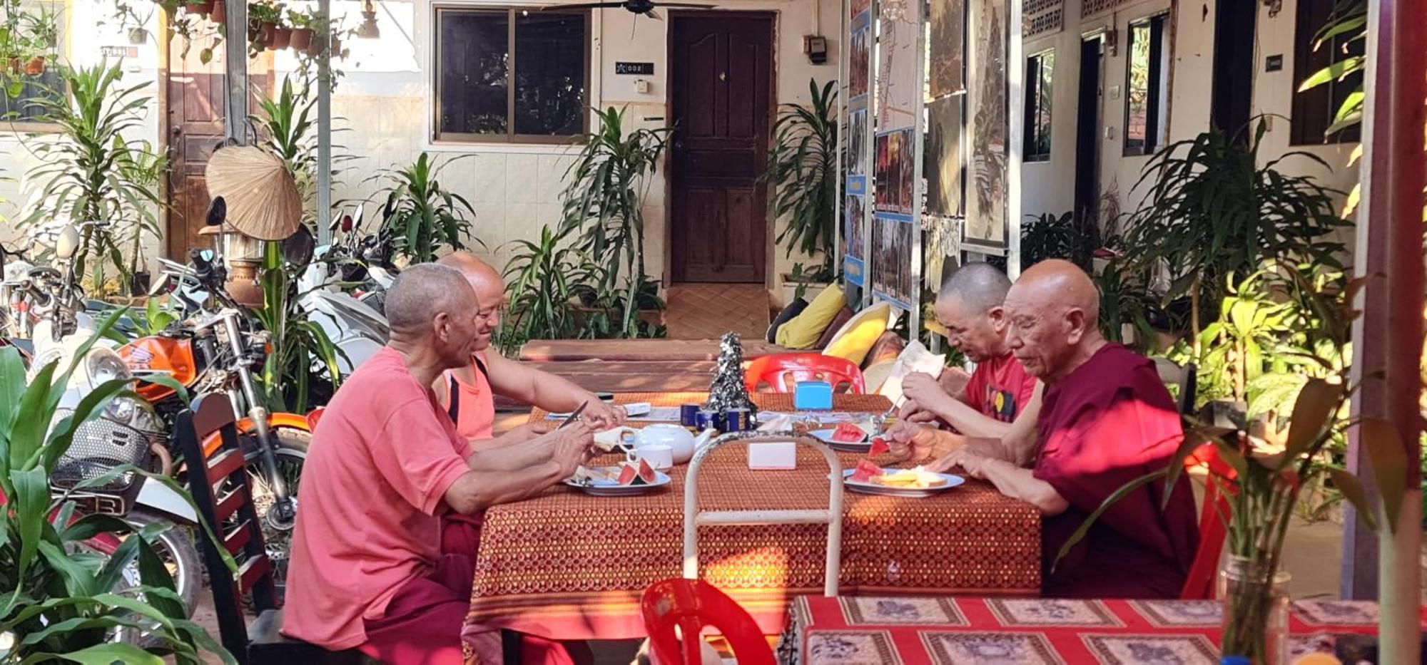 Relax Resort Angkor Villa Siem Reap Bagian luar foto