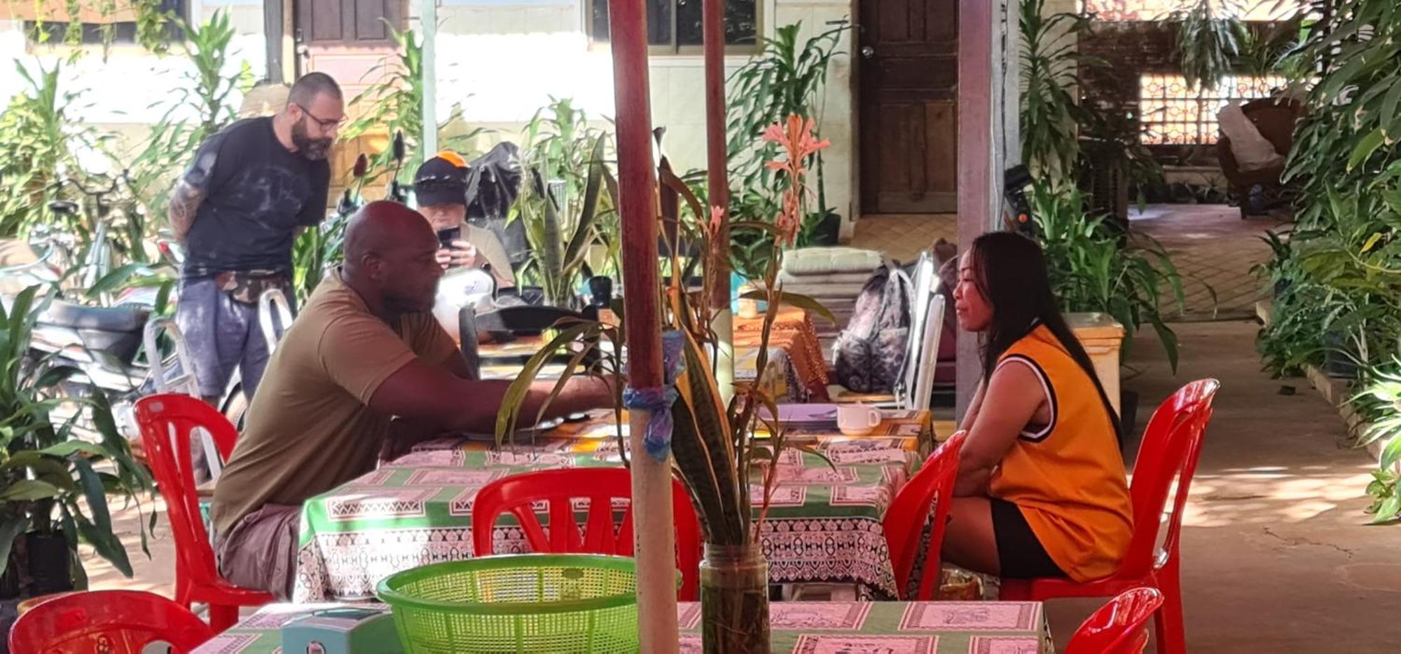 Relax Resort Angkor Villa Siem Reap Bagian luar foto