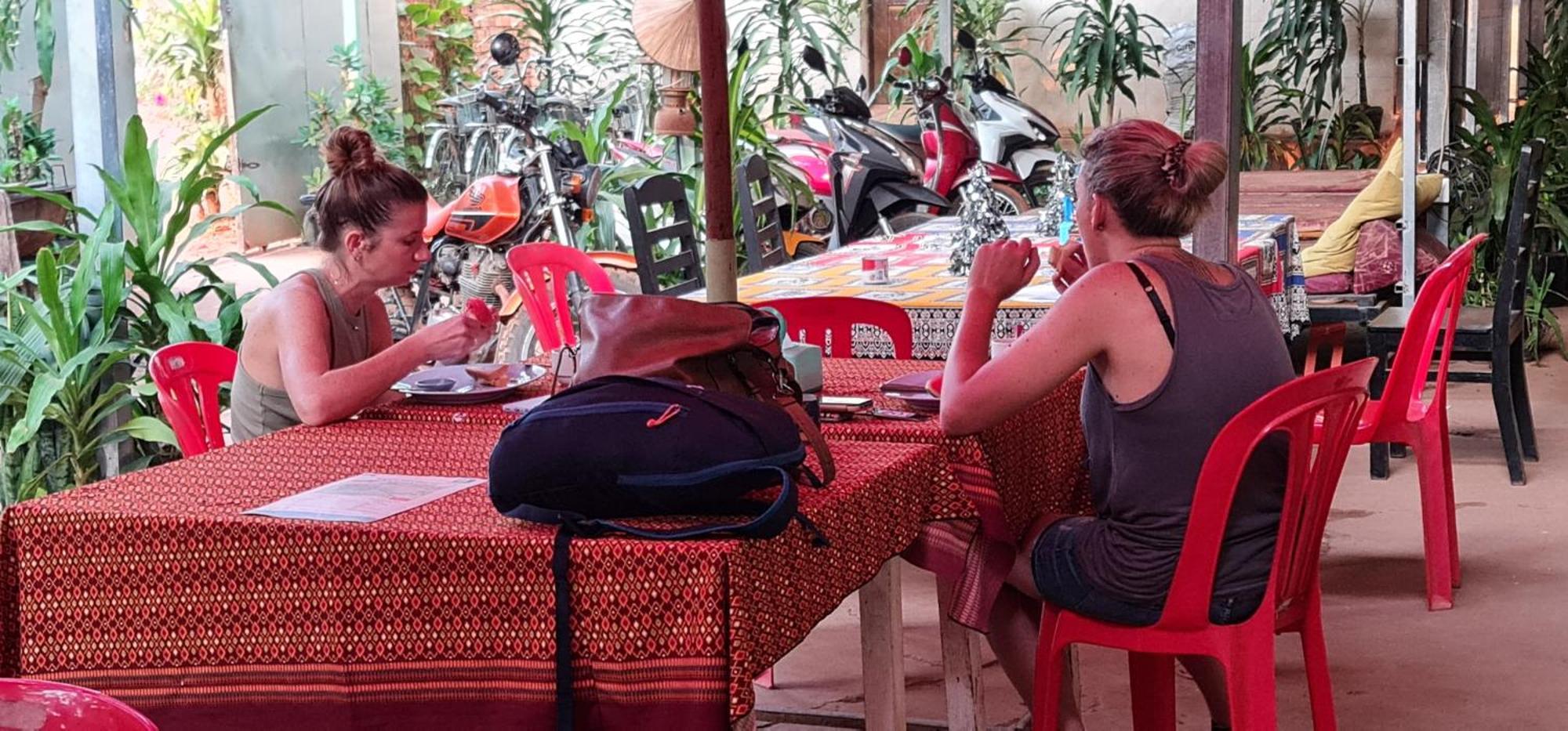 Relax Resort Angkor Villa Siem Reap Bagian luar foto