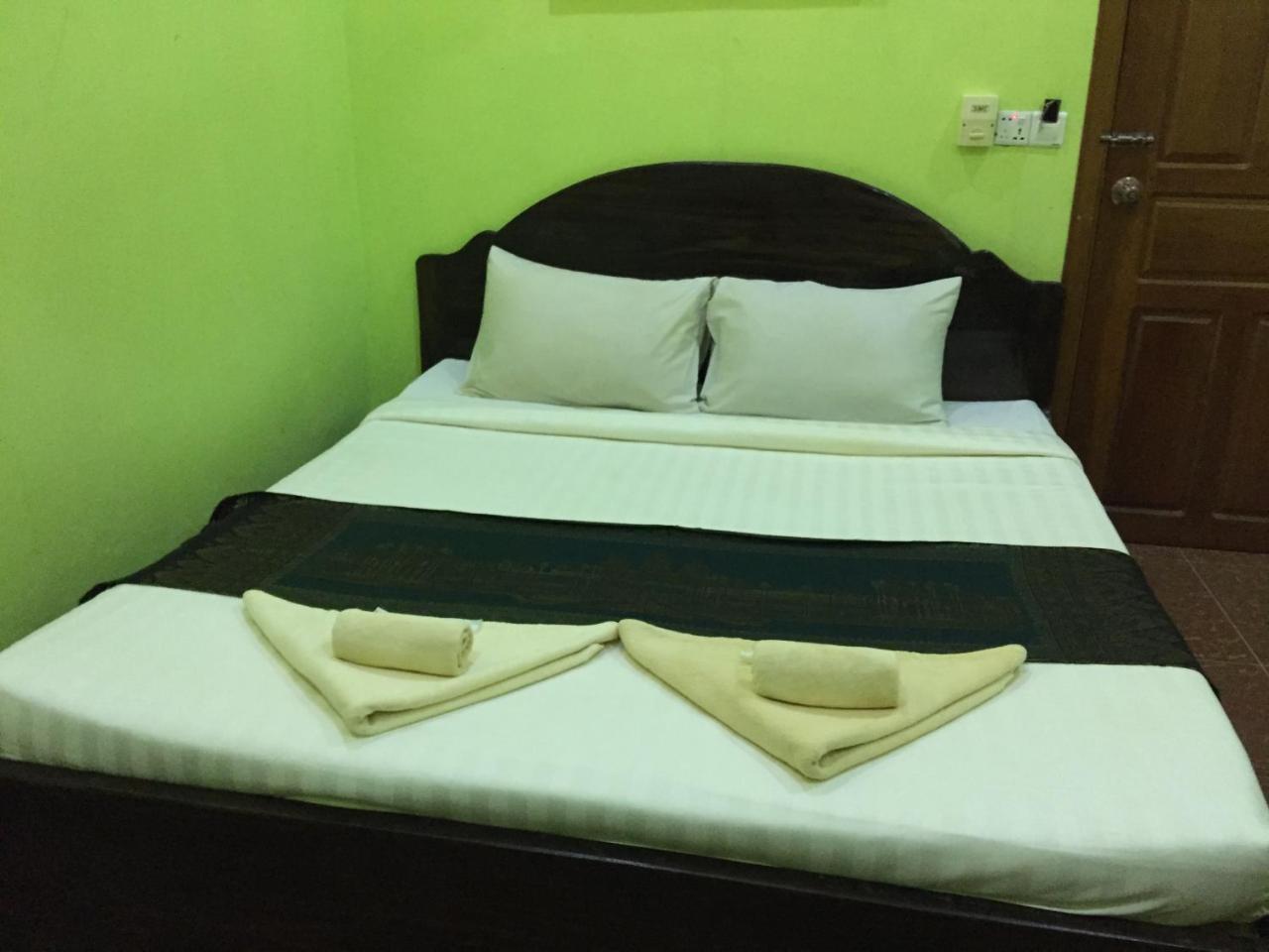 Relax Resort Angkor Villa Siem Reap Bagian luar foto