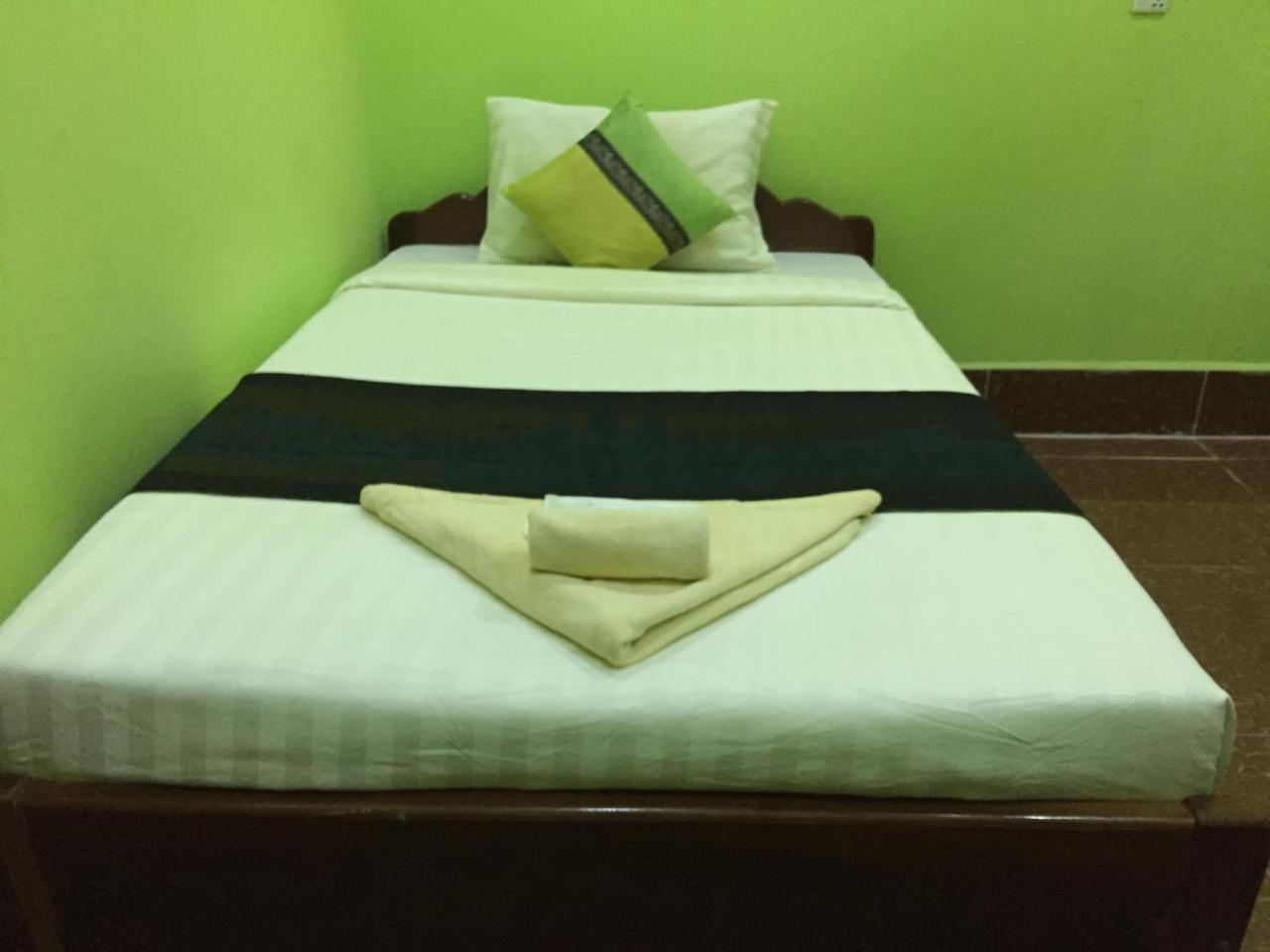 Relax Resort Angkor Villa Siem Reap Bagian luar foto