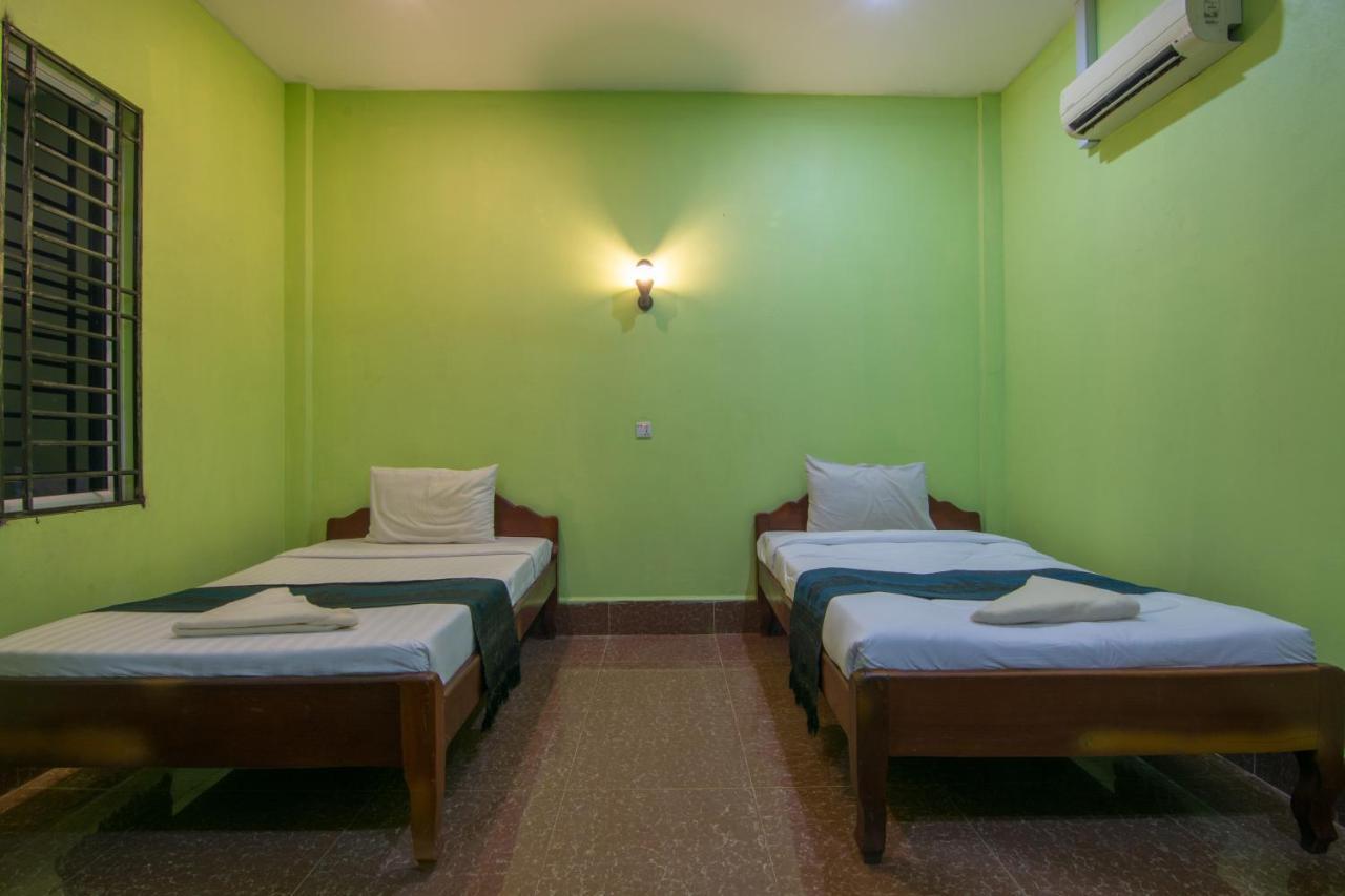 Relax Resort Angkor Villa Siem Reap Bagian luar foto